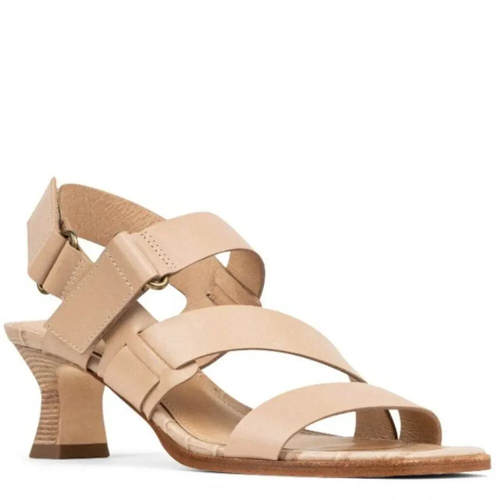 Donald Pliner Kamele Kitten Heel Sandal New
